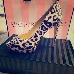 Leopard heels
